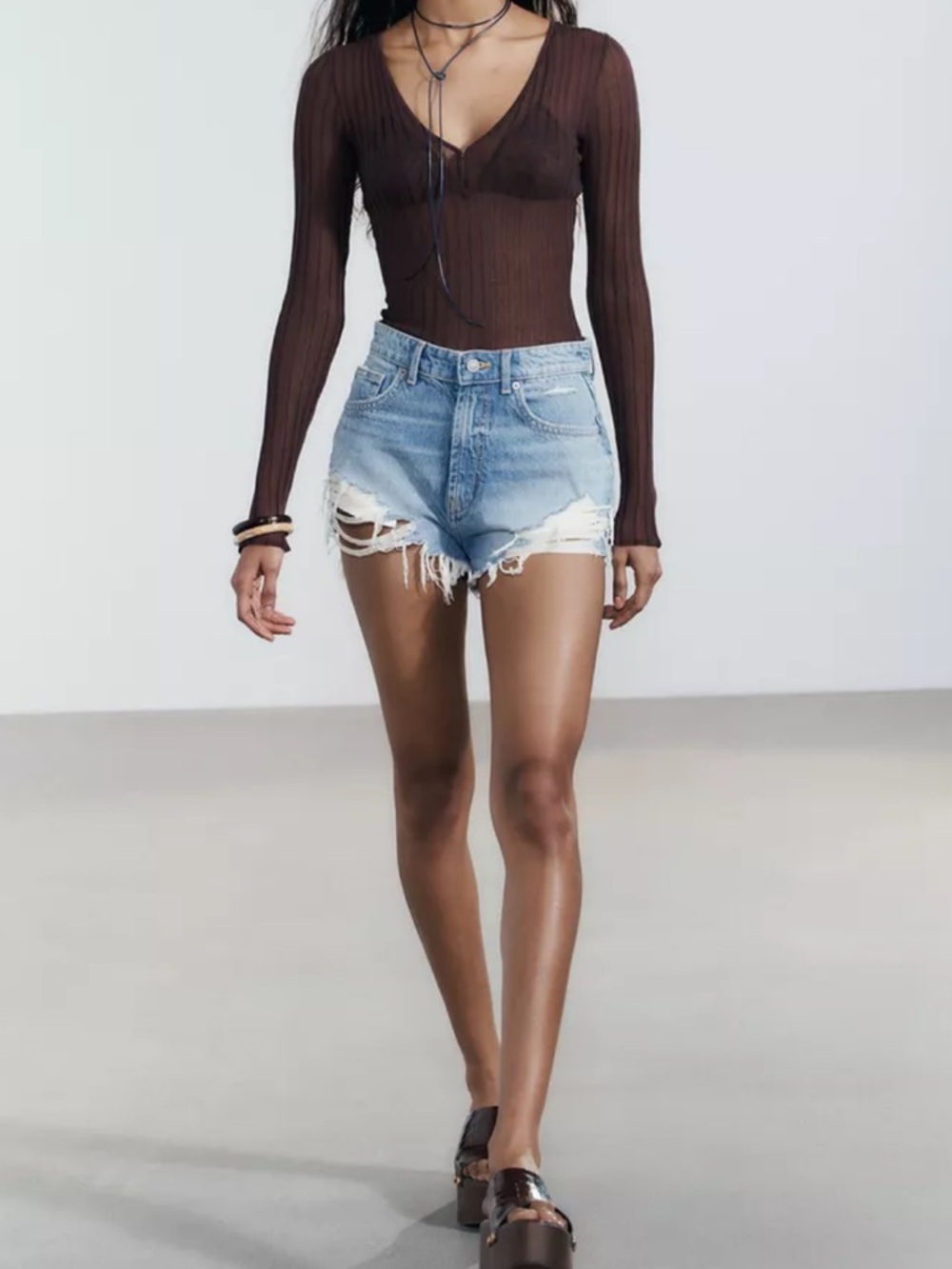 NWOT Zara High Waisted Distressed Denim Shorts Light Wash 6